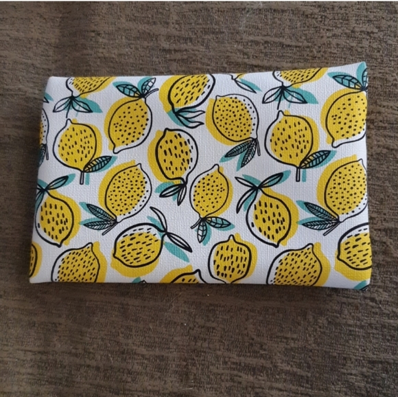 ISPY LEMON Makeup Bags pouch zipper close SUPER CUTE Yellow - Picture 2 of 3